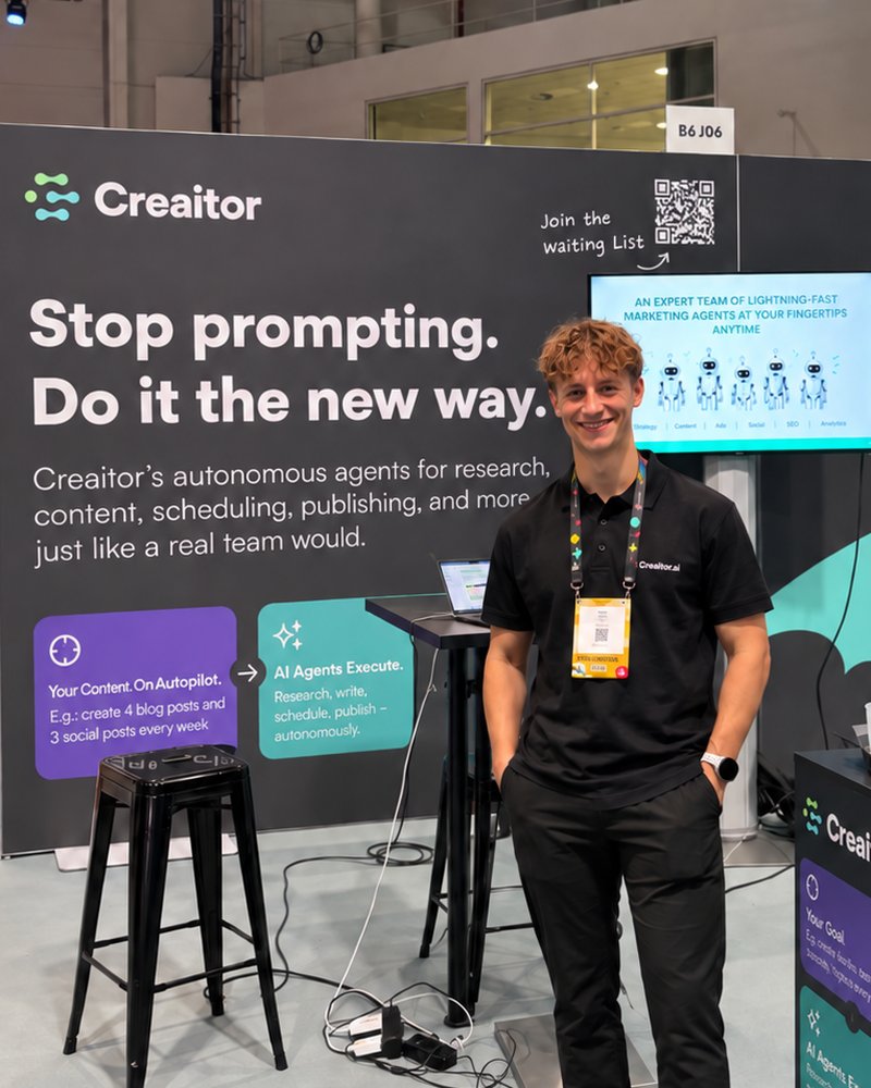 Luka Pecar am Messestand eines KI-Start-ups
